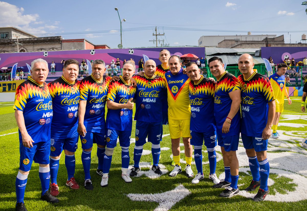 cuauhtemocb10's tweet image. Volver a mi barrio, con mucho orgullo #Tepito es volver a donde empezó todo.

Hoy con el #América Huerta vs América Leyendas, se sintió ese cariño que no se puede explicar… se vive.

Aquí la gente te recibe como eres, con amor, autenticidad, alegría, fuerza y con el corazón por