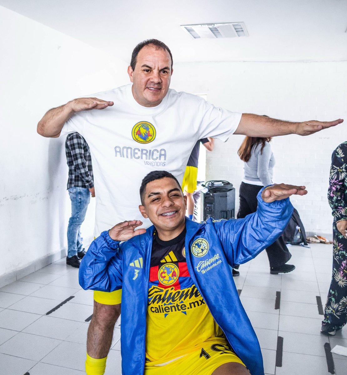 cuauhtemocb10's tweet image. Volver a mi barrio, con mucho orgullo #Tepito es volver a donde empezó todo.

Hoy con el #América Huerta vs América Leyendas, se sintió ese cariño que no se puede explicar… se vive.

Aquí la gente te recibe como eres, con amor, autenticidad, alegría, fuerza y con el corazón por