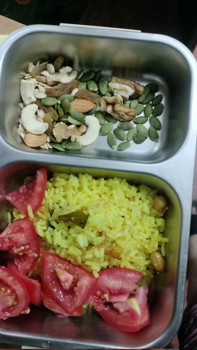 cuby575's tweet photo. That's how my office lunch looks daily https://t.co/sIpqLWWdNo