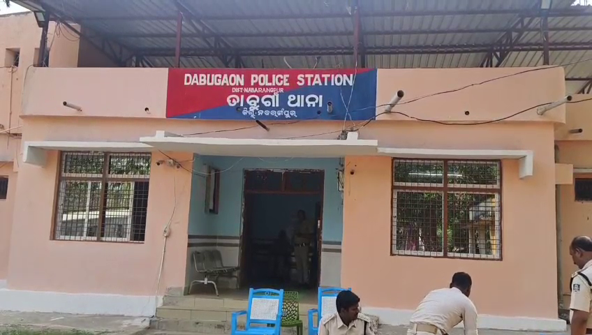 otvkhabar's tweet photo. #ଥାନାରେ_ଜୀବନ_ହାରିଲେ_ଅଭିଯୁକ୍ତ
-ଉମରକୋଟ: ପୋଲିସ ହେପାଜତରେ ଜୀବନ ହାରିଲେ ଅଭିଯୁକ୍ତ
-ଡାବୁଗାଁ ଥାନା ଶୌଚାଳୟରେ ବେକରେ ଚଦର ଲଗାଇ ଜୀବନ ହାରିଲେ
-ଦୁଷ୍କର୍ମ ମାମଲାରେ ଗିରଫ ହୋଇଥିଲେ, ଆଜି କୋର୍ଟ ଚାଲାଣ ହୋଇଥାନ୍ତା
-ମୃତ୍ୟୁର କାରଣ ଅସ୍ପଷ୍ଟ, ଅଭିଯୁକ୍ତ ଅଂଚଳା ଗାଁର ସୂଚନା
#Umerkote #PoliceCustodyDeath #Dabugaon #RapeCase #CustodialDeath #OdishaNews #OTV