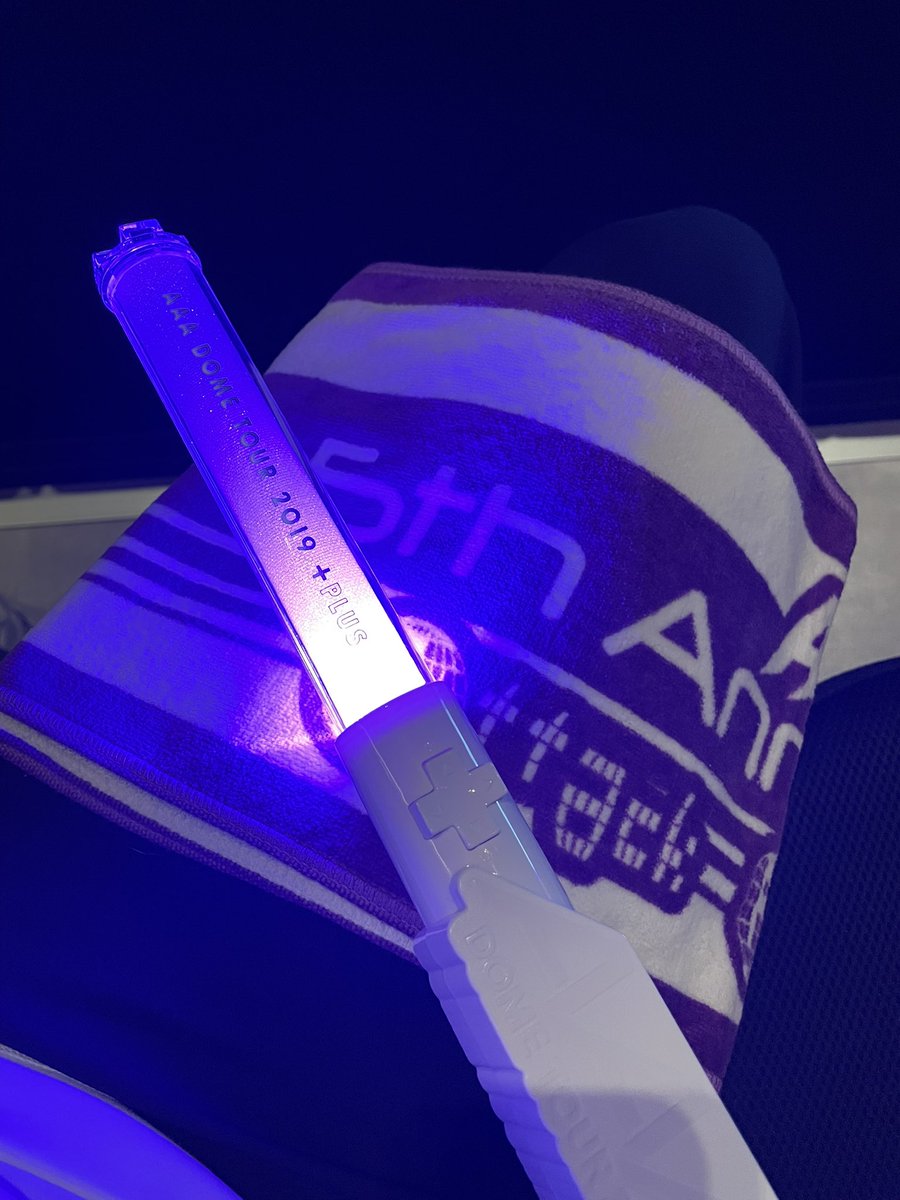 zakki_aaa's tweet photo. 今日もPLUSのペンラで😎

#AAA https://t.co/1jZejKiT7x