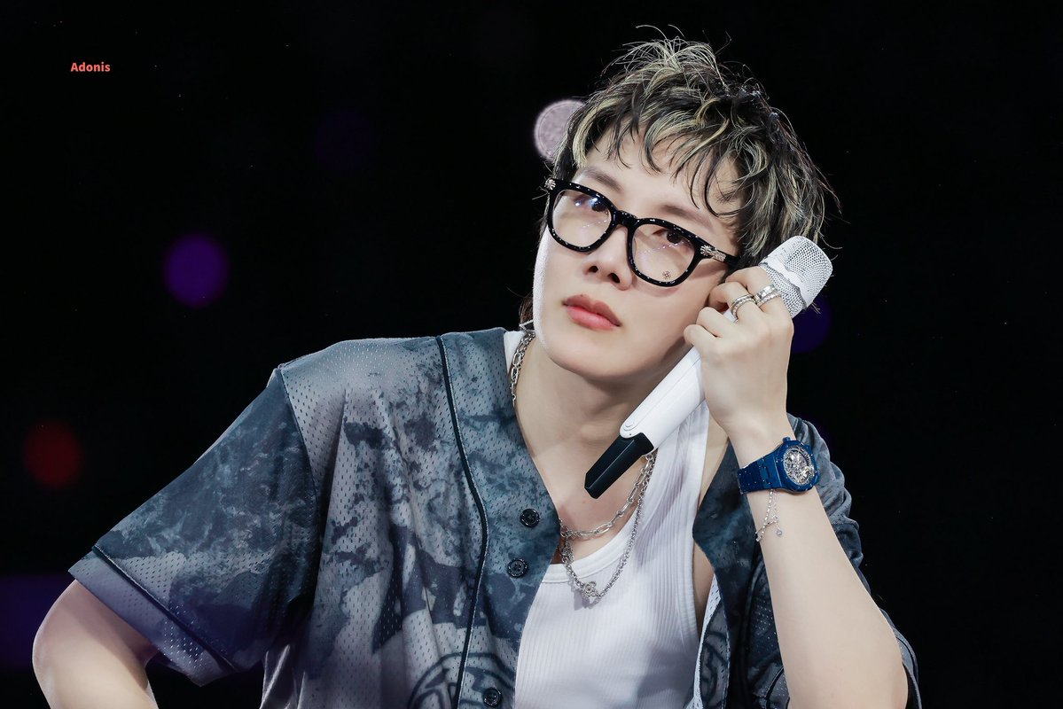 Adonis_Hoseok's tweet image. 260428 TAMPA
caught you. 👀🥺

#제이홉 #정호석 
#JHOPE #ジェイホープ @BTS_twt