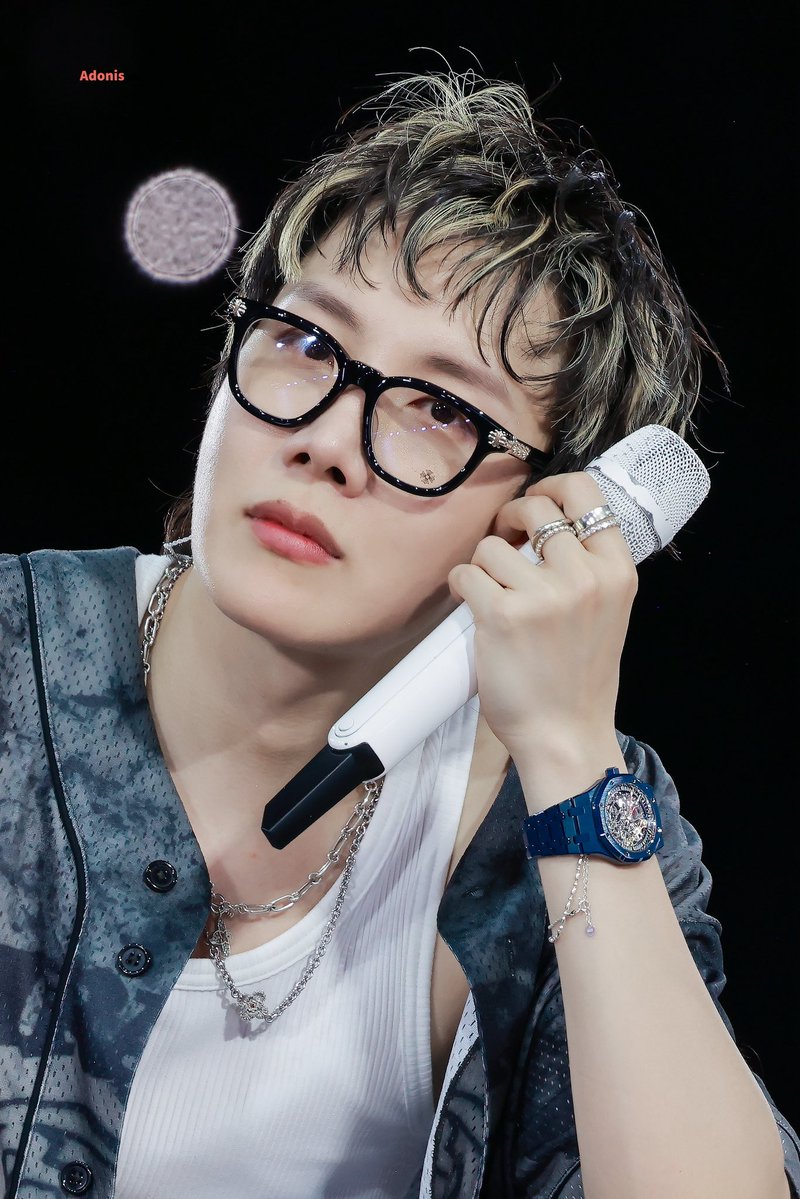 Adonis_Hoseok's tweet image. 260428 TAMPA
caught you. 👀🥺

#제이홉 #정호석 
#JHOPE #ジェイホープ @BTS_twt