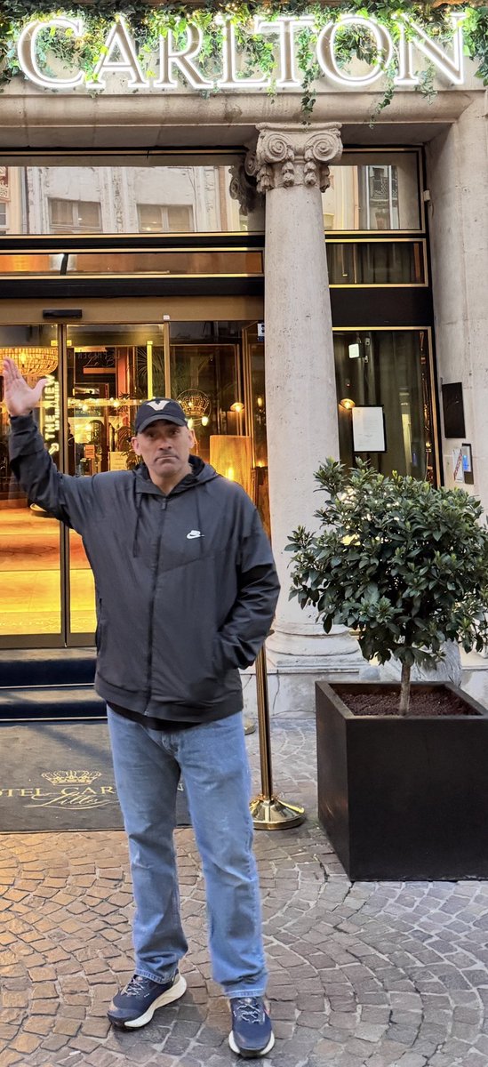 Coach_C_Hall's tweet photo. Welcome…
#HotelCarlton #Lille 🇫🇷 https://t.co/7SHRmXwy4p