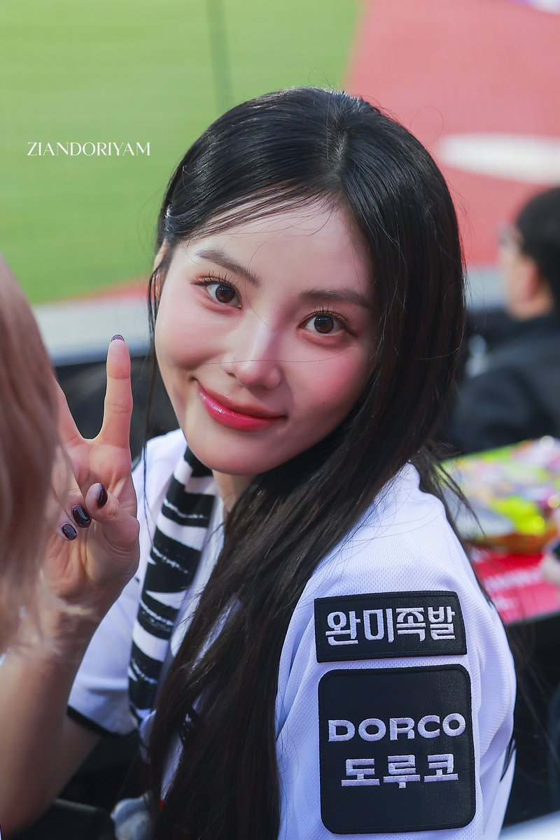 260428

#진솔 #JINSOUL #아르테미스 #ARTMS