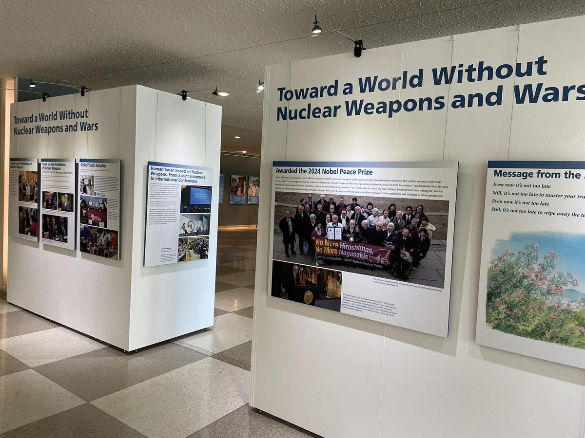 ChizuruA1's tweet photo. ニューヨークの国連本部で、被団協(日本原水爆被害者団体協議会)による「原爆展」が開かれています。

「核兵器」と言葉で語られるものの先に、
どんな痛みがあり、
どんな人生が失われたのか。

国際秩序が揺らぐ今だからこそ、
まずは知ることから。

戦争が残す傷に、
冷静に向き合いたいと思います。