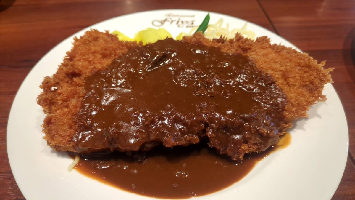 nonogourmet06's tweet photo. フライヤ　和歌山市
トンカツ　1,375円
和歌山の人気店です。想像の1.5倍の大きさでした。 https://t.co/RpVKkoqonM
