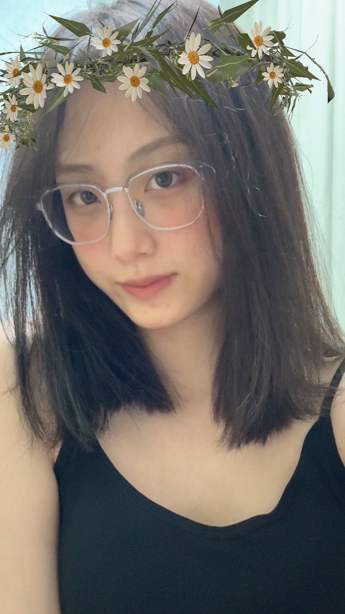 吻精静雯 tweet media