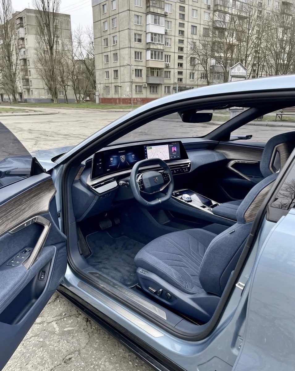 Car Grails tweet media