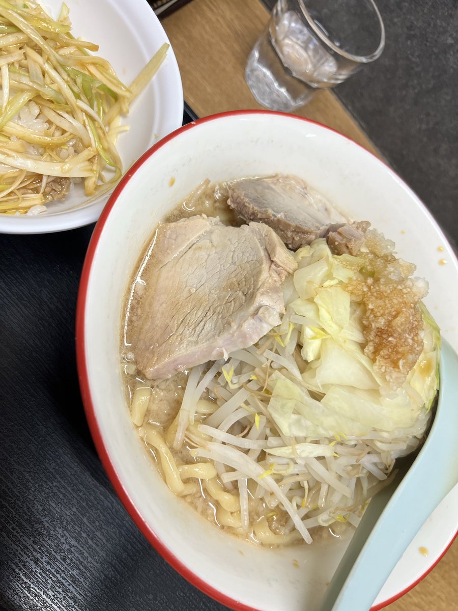 オガー tweet media