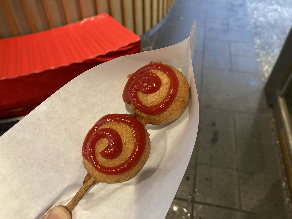 MTouge's tweet photo. ひょうたん揚げを食べて
会場に向かいます！ https://t.co/1hDNRC0uz2
