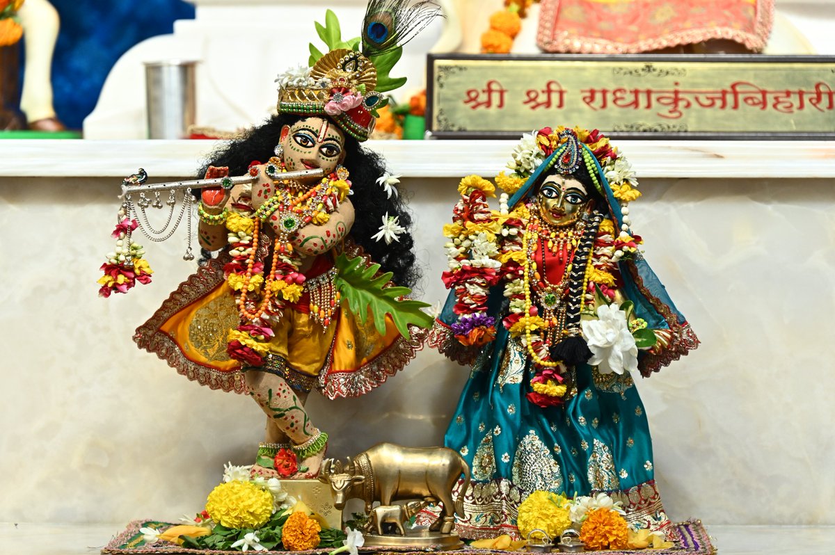 iskconcamppune's tweet photo. 🚩Today's Darshan📿 🗓️ 29-4-2026 🚩 #iskcon #krishna #krishnaconsciousness #dailydarshan #gaurnitai #radhakunjabihari #dham #darshan https://t.co/j1oDaePWG0