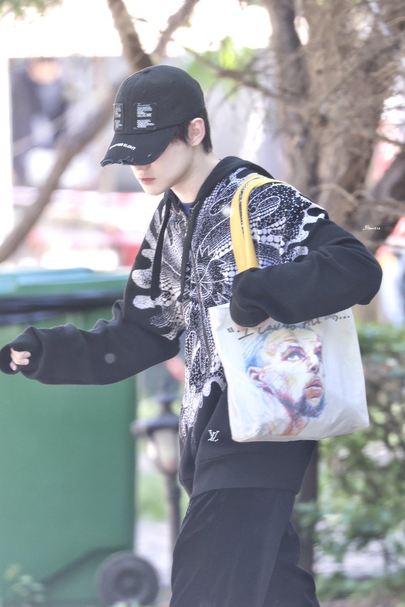 260429 출근

#천러 #辰乐 #CHENLE #NCTDREAM
#YouthChoir #超燃青春的合唱