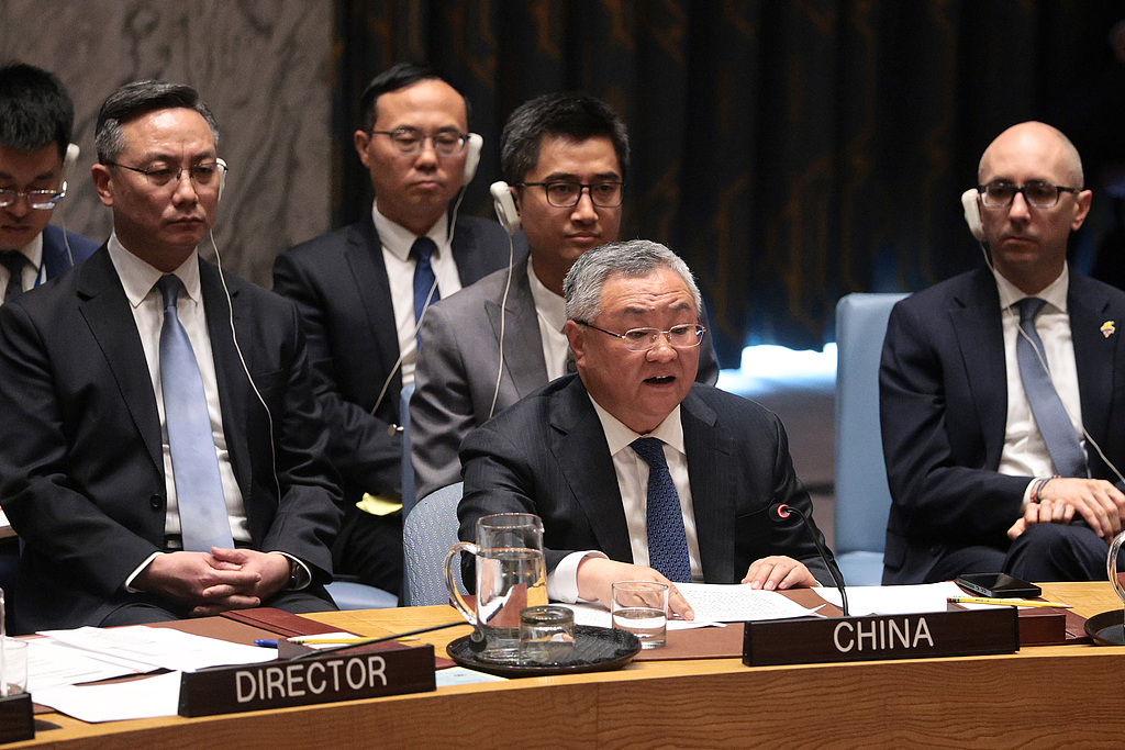 ChinaDaily's tweet image. #China's permanent representative to the United Nations said the #MiddleEast is at a "critical stage of transition from war to peace", as fresh violence in #Gaza and Lebanon and a widening energy shock underscored the fragility of the situation. #UN bit.ly/4eOI9sL