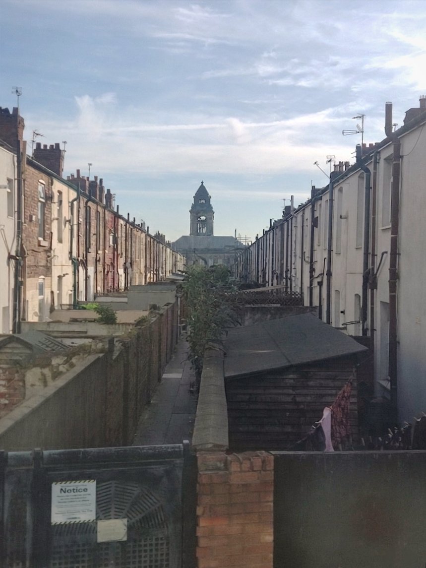 Good_Night_Pics's tweet image. Wallasey 
25.04.2026
#Wallasey #alley #terrace #architecture #urban #streetphoto #streetphotography #streetphotographer