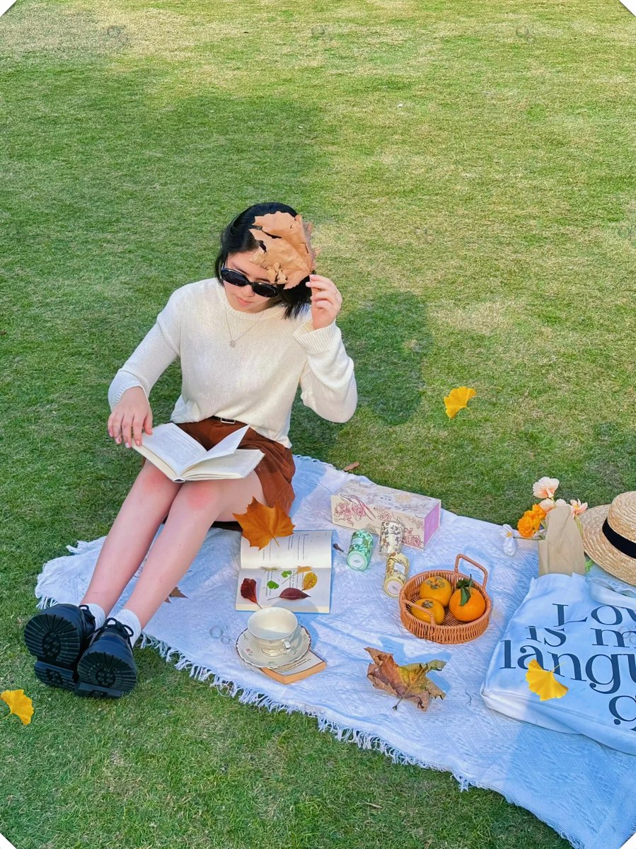 Elodie bloom tweet media