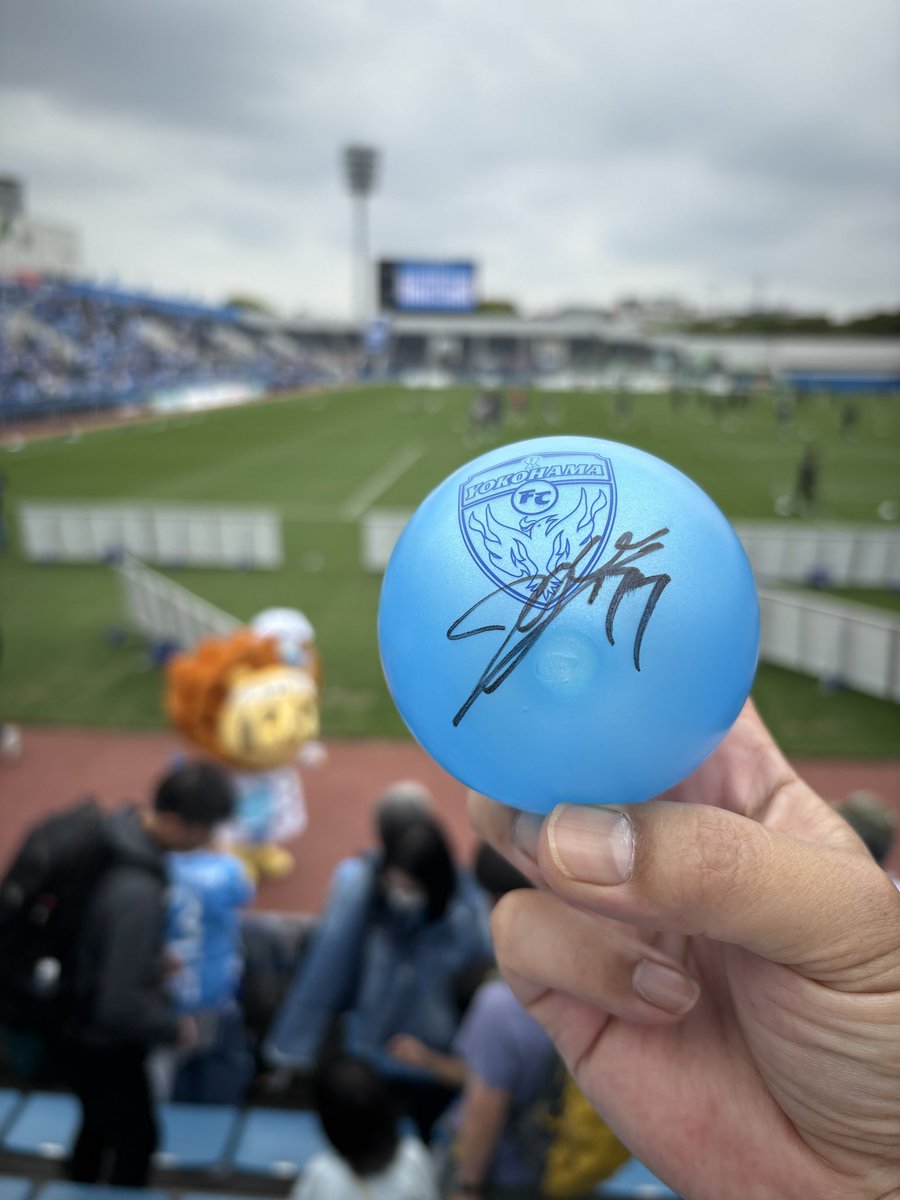 hiro118m's tweet photo. 久しぶりにボールゲット❗️
#yokohamafc https://t.co/OmJhyvJljc