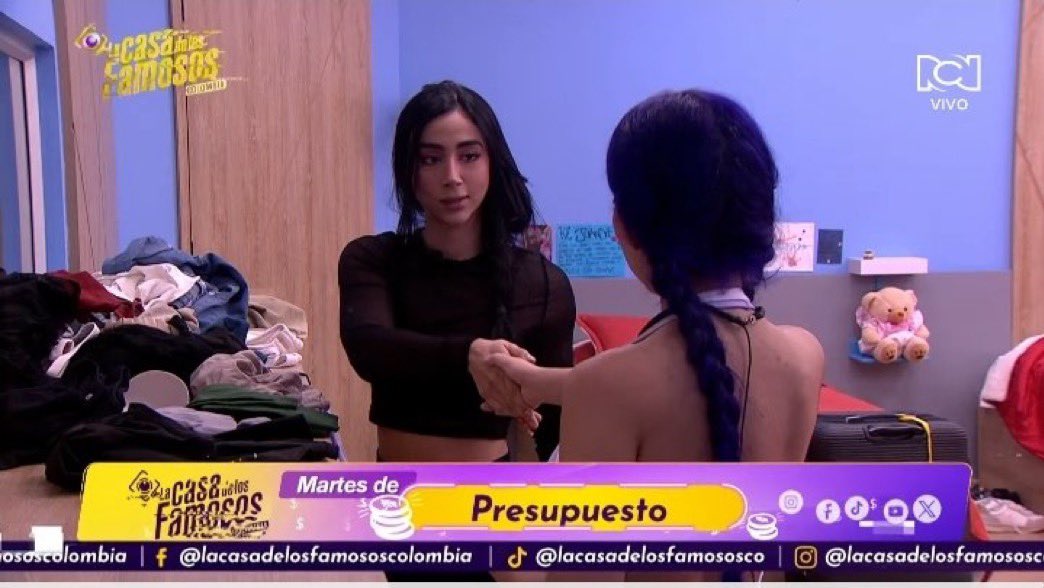 Yo uniéndome con los morados por el fastidio que le agarramos a Mariana. 

 #LaCasaDeLosFamososCol3