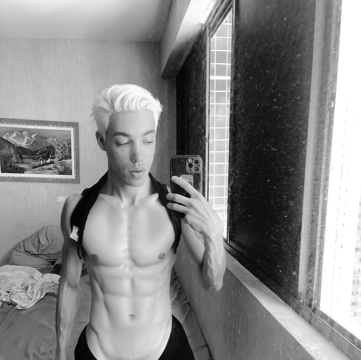 SeecrettBr's tweet photo. post-workout sweaty big dick ☠️ https://t.co/dO4uW2crvi