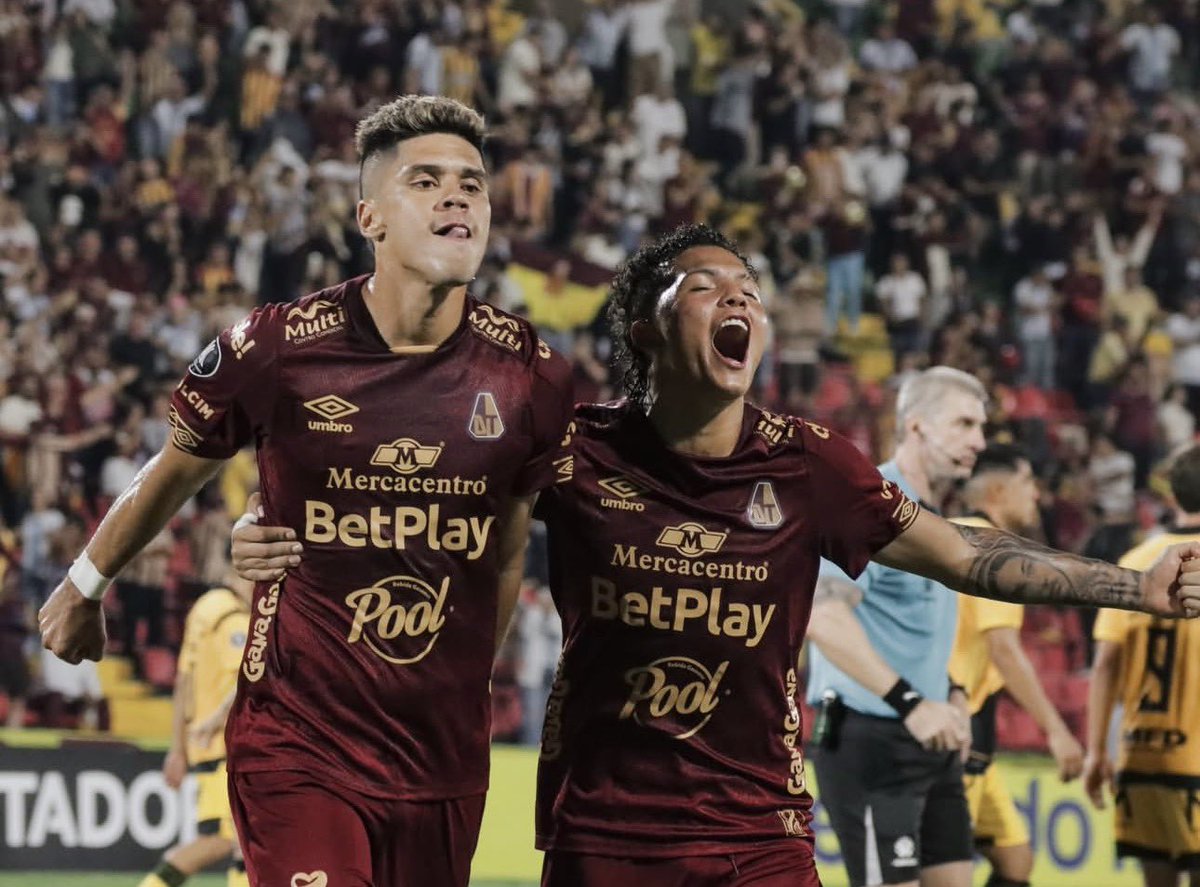 Tolima hizo la tarea: 3-0 en casa, dominio total y tres puntos para no comprometerse en la tabla.

Volvió al 4-2-3-1, sin inventos, y respondió con autoridad. Hoy es segundo y, además, el único que sacó la cara por Colombia en <a href="/Libertadores/">CONMEBOL Libertadores</a>.

A veces, lo simple funciona mejor.