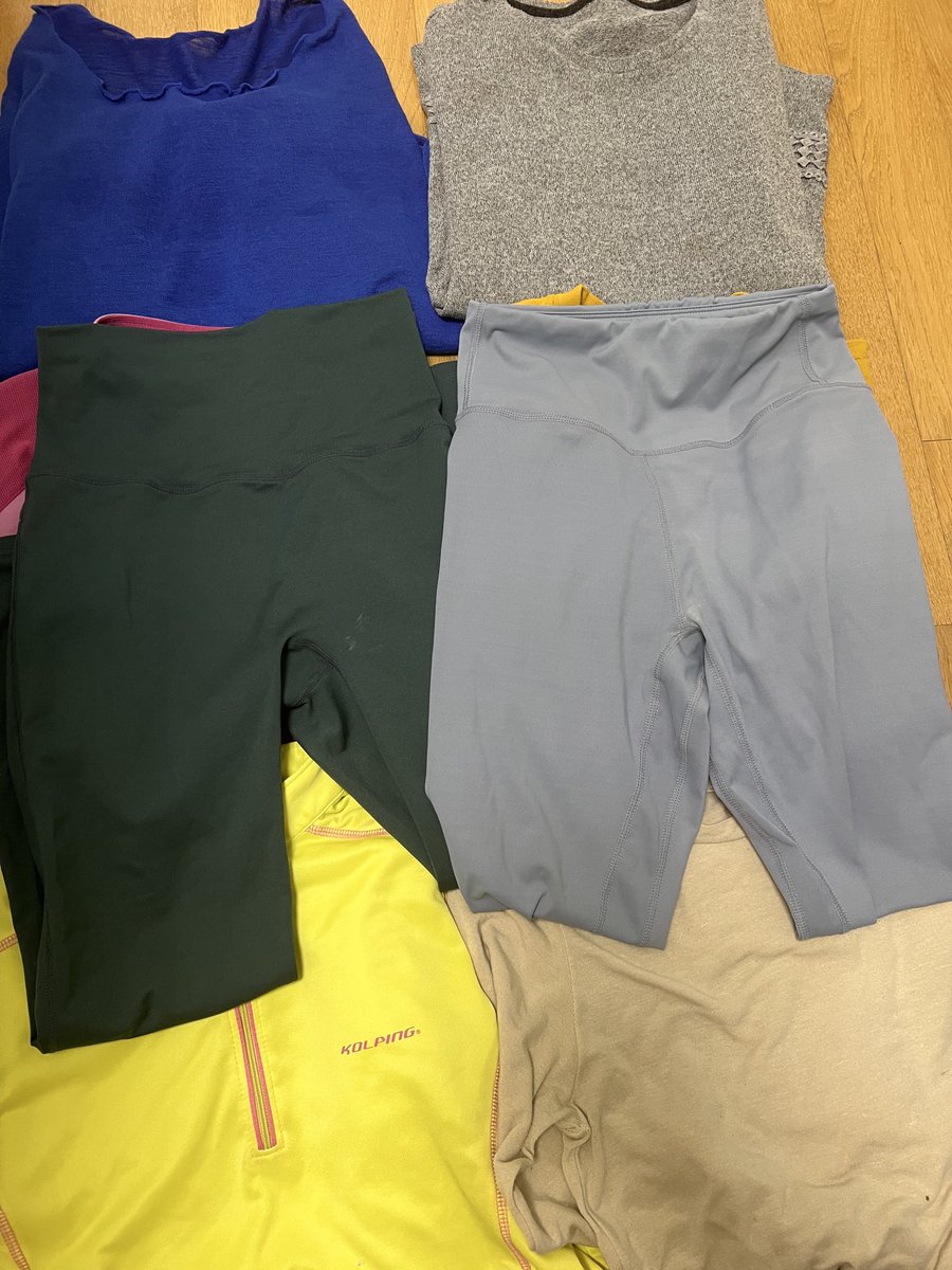gimdaa840's tweet photo. 입고 운동한 3�� 이상 땀티 6장+3일 레깅스 2장

티셔츠+레깅스 세트구매시 택미포 2.7
개별구매시 택미포 1.7
일괄구매시 택포 12.3
🎀

#스타킹 #신던양말 #신던스타킹 #중고속옷 #중고운동복 #다아 #김다아 https://t.co/HEz7gKkYsy