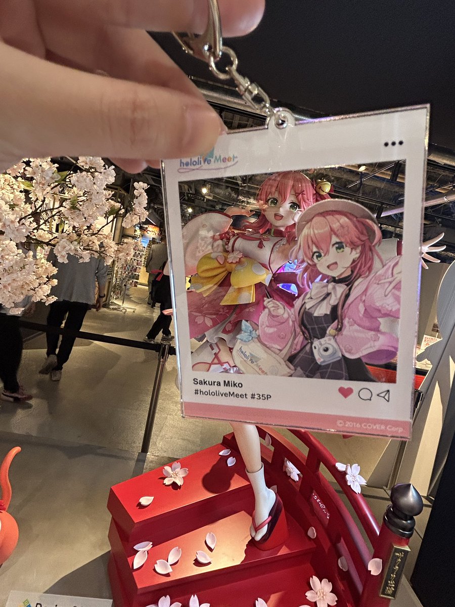 みこちゃん好きになって日が浅くて 夜行バスではるばる行ったらIP書店