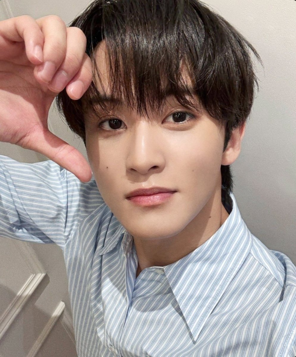 마크 얼굴 tweet media