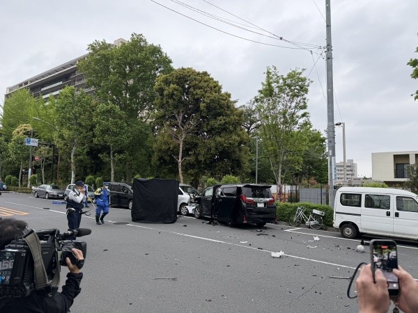 Gt8VUlzRG7buafO's tweet photo. 【現場の状況】『警察官2人怪我』#交通情報 都道420号線 東京都板橋区栄町 グリーンホール付近で乗用車４台と自転車２台の人身事故で通行止め封鎖4月29日 #板橋 #GW : ニュース速報あれこれ総合 https://t.co/LnpQkRhWWt #NHK #板橋区 #自転車 大山駅通行止め封鎖ドライバー ゴールデンウィーク https://t.co/YACvNyuzNf