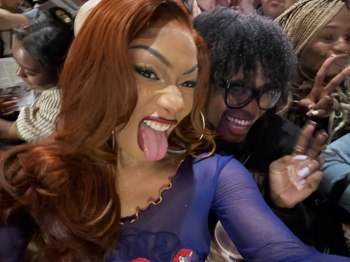 ★₊ ݁𝜗𝜚 ݁ . ǝǝɹʎu . ݁𝜗𝜚 ݁₊★ tweet media