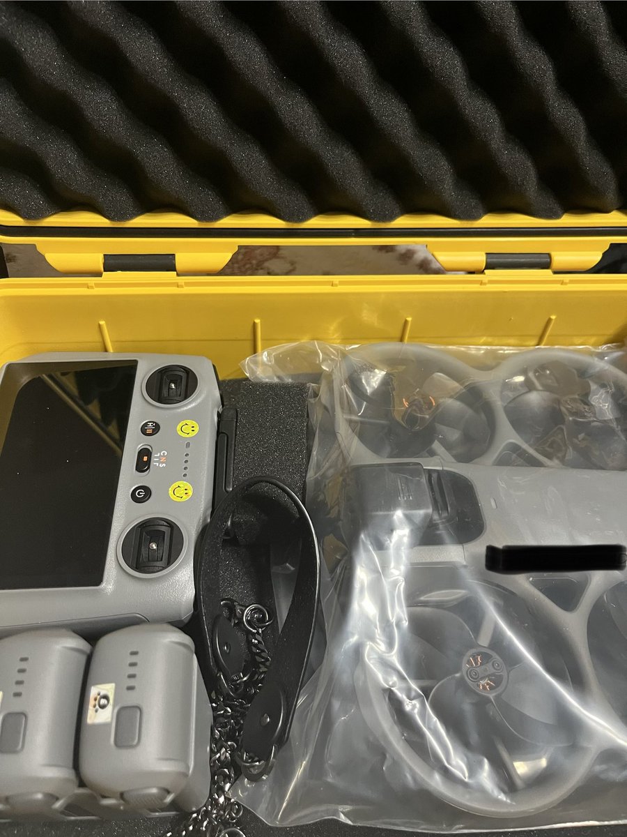 vivianvib's tweet image. エアガンはLycus

ドローンはB&amp;amp;W

500、1000、3000に加えて

4000を購入

ハードケース大好きやん😂

そして全部黄色🟨🤣

avata360を入れる

#b&amp;amp;w