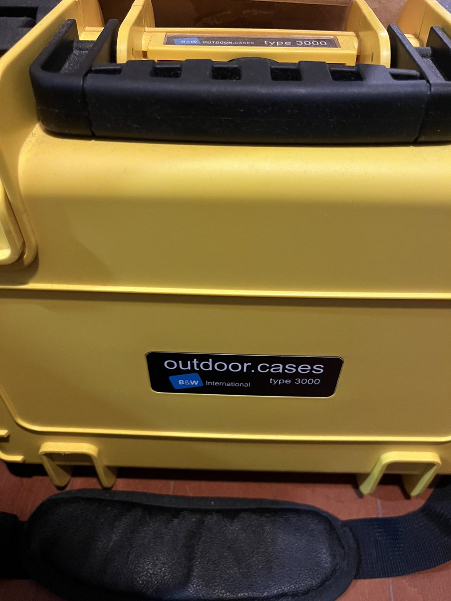 vivianvib's tweet image. エアガンはLycus

ドローンはB&amp;amp;W

500、1000、3000に加えて

4000を購入

ハードケース大好きやん😂

そして全部黄色🟨🤣

avata360を入れる

#b&amp;amp;w