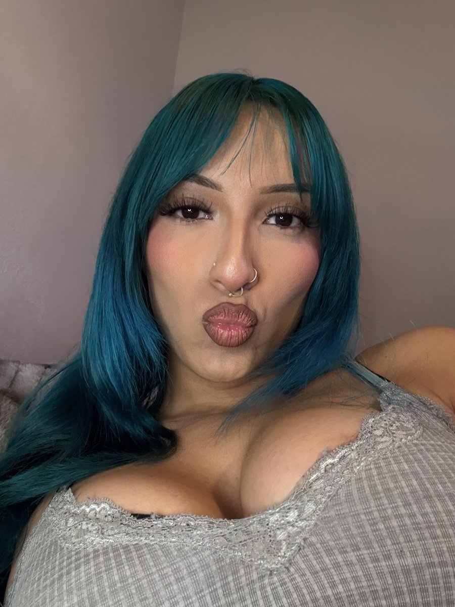 Zoe tweet media