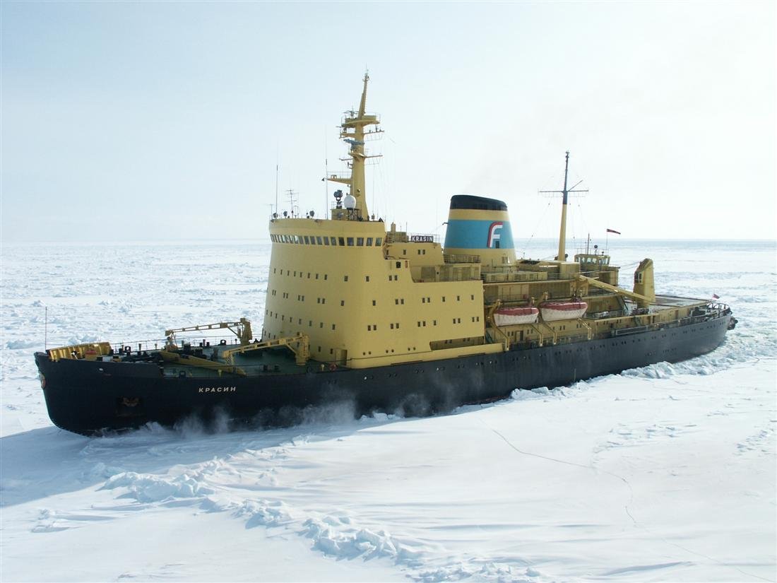 Railotech's tweet photo. Krasin, formerly operated by the Far Eastern Shipping Company (FESCO), was chartered to support Operation Deep Freeze in 2004–2005.
Nowadays the #icebreaker is stationed in the Gulf of Finland but was not operational during the 2025–2026 #icebreaking season. https://t.co/8ZEKnl9FlC