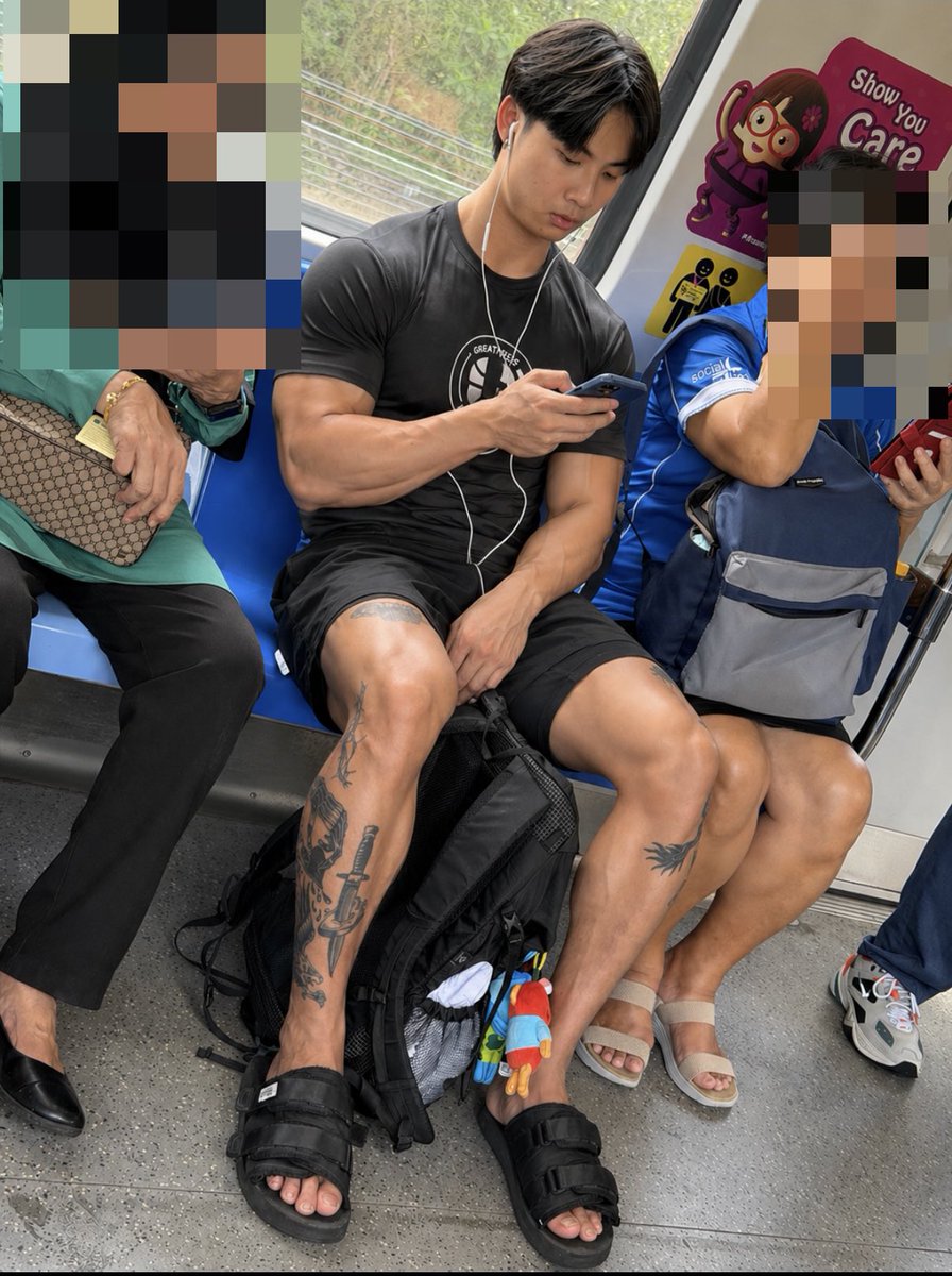 saltysecretions's tweet photo. Tattoos and tanned skin https://t.co/rW29xwIguU