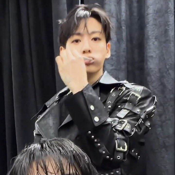 ทฝ. ㅇㅅㅇ tweet media