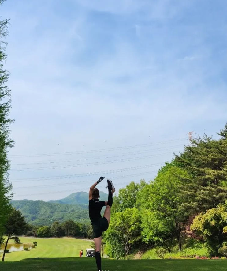 윤40 tweet media