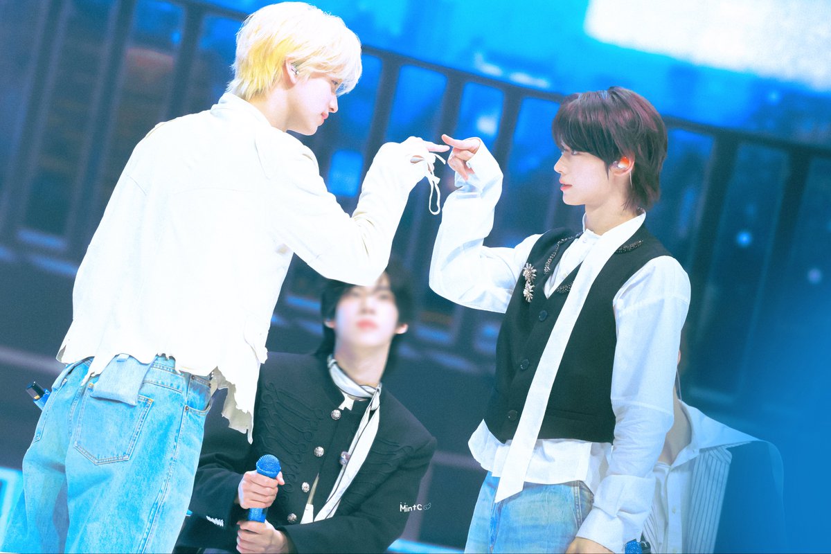 MintChoco_42's tweet photo. 260427 showcase

#SHINYU  #シニュ #신유 
#한진 #HANJIN #ハンジン 
#HANRYUZ #한류즈 #투어스 #TWS #トゥアス https://t.co/B3Qeh9TV2b