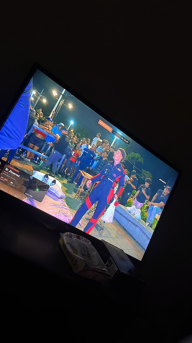 RandollYT's tweet photo. La mujer me va a matar ella duermo eso y yo aquí viendo a los tigueres que la están prendiendo mejor que las mujeres🔥🔥🔥🔥 @matiasgarciard https://t.co/SfbU2mGTda