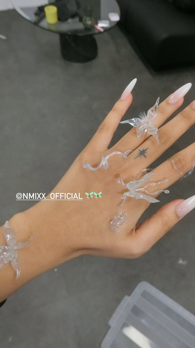 nmixx pics tweet media