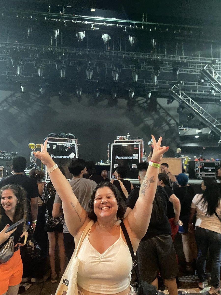 siri at a bachelorette party tweet media