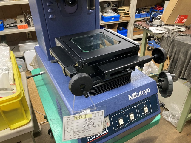 kei_machine's tweet photo. ケイマシン在庫情報　商品No.301448
ミツトヨ　投影機　PJ-A3000
https://t.co/CFtz5XkHKV
#ケイマシン　＃中古機械　＃機械団地　＃東大阪　＃鋸南　＃中山製作所　＃ミツトヨ　＃ニコン　＃投影機　＃顕微鏡　＃測定機器　＃精密機器 https://t.co/8gy3DF3GEd