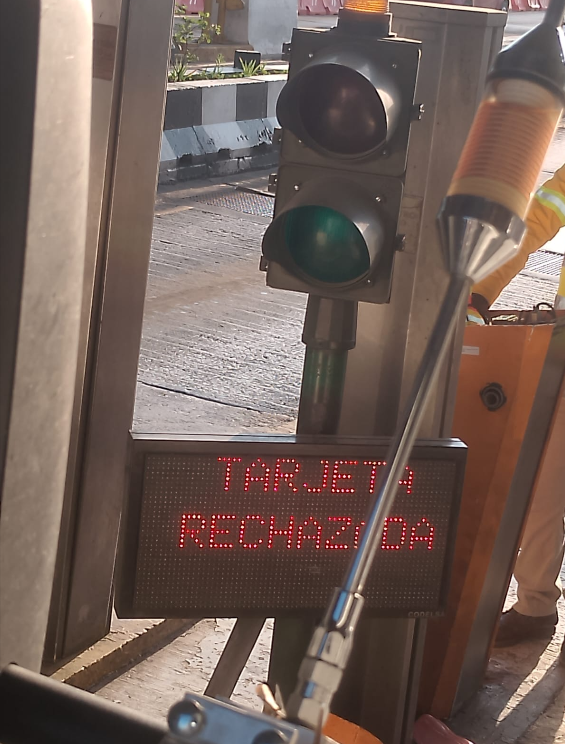 CoordinacionER's tweet photo. @viapassmx por lo menos informen o saquen un comunicado que no hay sistema de tag viapass que falta de empatia a sus clientes @Profeco 
 @GN_Carreteras https://t.co/WheHuX5Ute