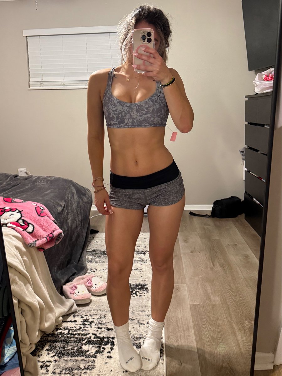 mia skye tweet media