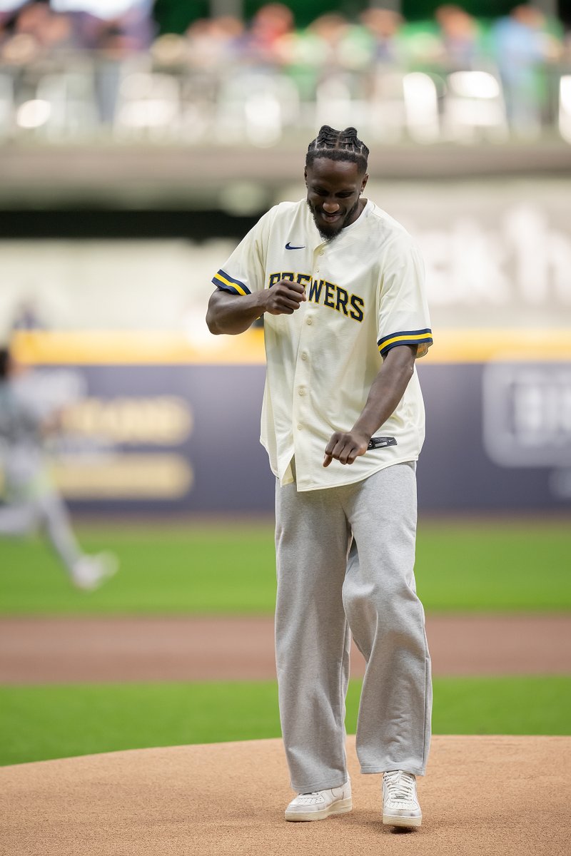 Milwaukee Brewers tweet media