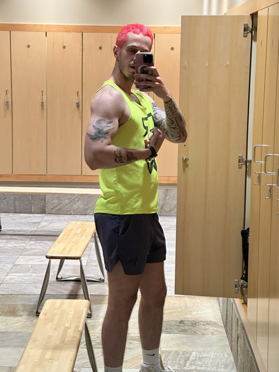 HotdogOW's tweet photo. they call me Hi-C the way i be juicin https://t.co/HUztscS6Qo