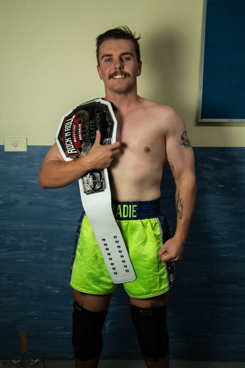 LproWrestler's tweet photo. Tradies is ELITE https://t.co/ZltTlWB9lp