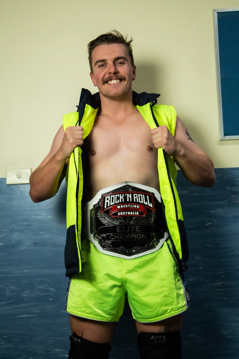 LproWrestler's tweet photo. Tradies is ELITE https://t.co/ZltTlWB9lp