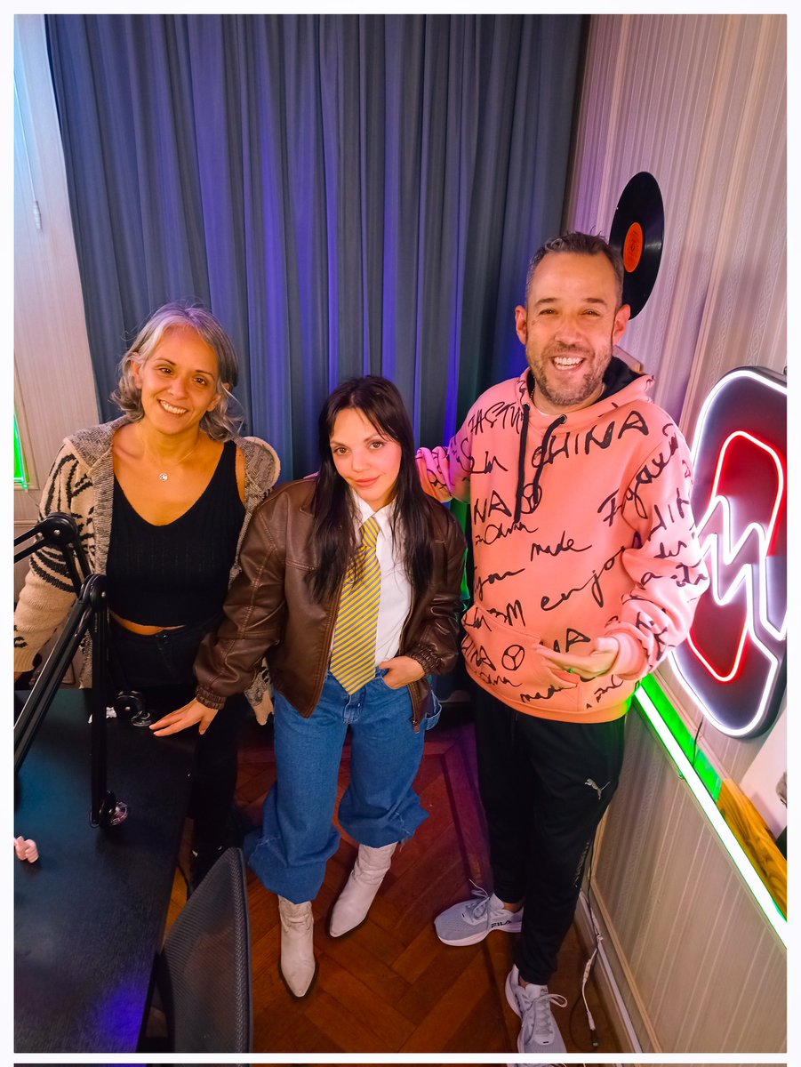Conectado2radio's tweet photo. Se fue otro C2 🔥
Gracias @malenaluchettis   por la visita y hermosa charla ❣️🙏
📺 Programa completo en YouTube @somosradiomonk
https://t.co/oS8ByVm1EL

#C2 #Streaming https://t.co/Hcb6WWTdBm