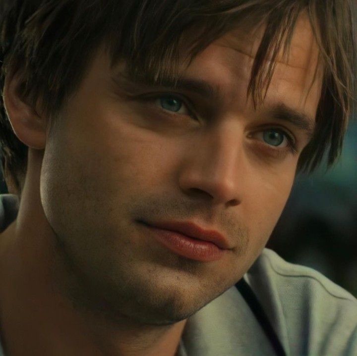 sebbucky_barnes's tweet photo. Sebastian Stan- The Apparition https://t.co/6bjQM33wWM