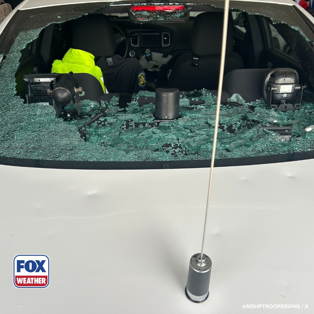 foxweather's tweet image. HARSH HAIL ‼️: Travelers moving across central and southern Missouri encountered powerful hail smashing the state today, as some vehicles were severely damaged.

#Hail #Severewx #Travel #FOXWeather